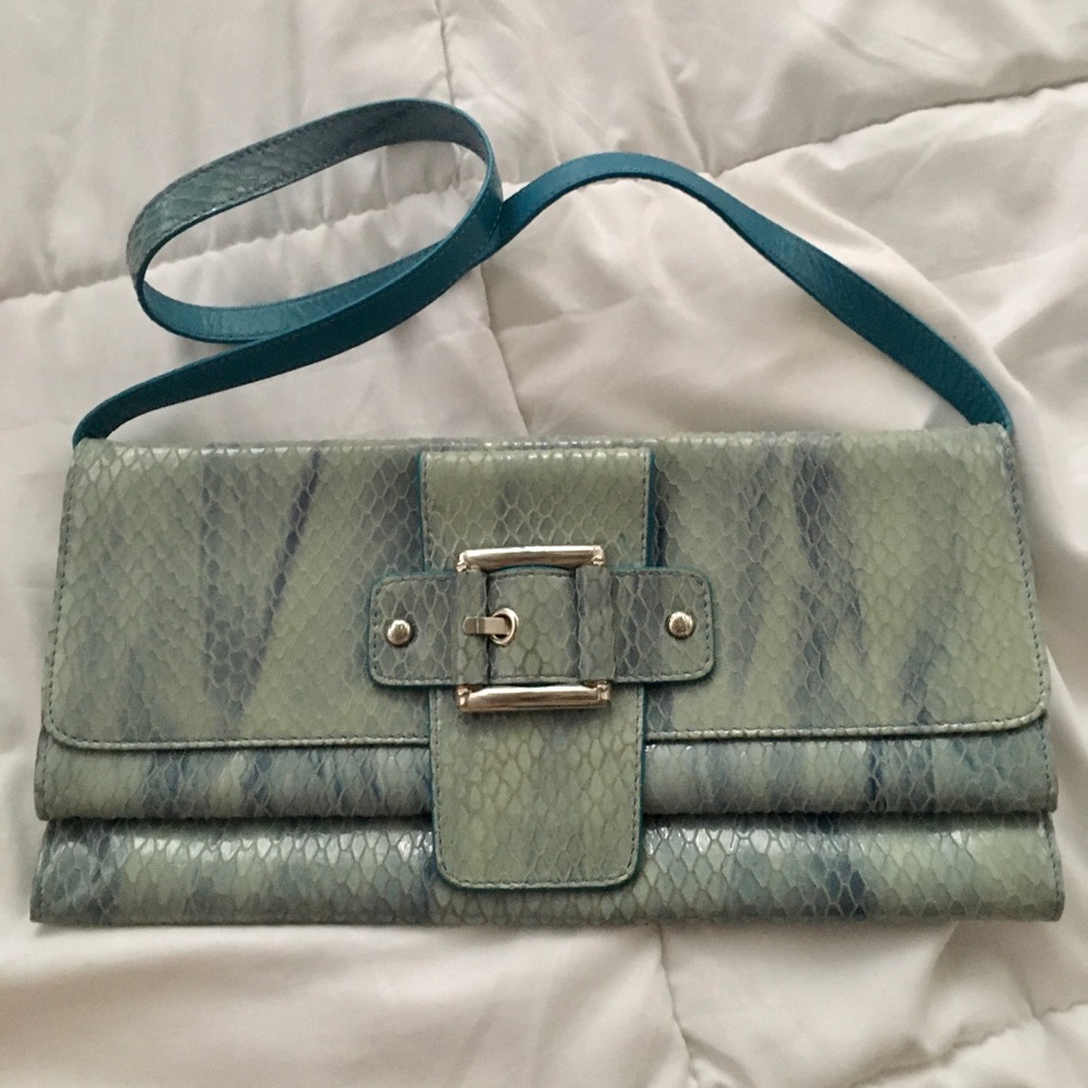 ✨Stuart Weitzman Croc Shoulder Purse✨